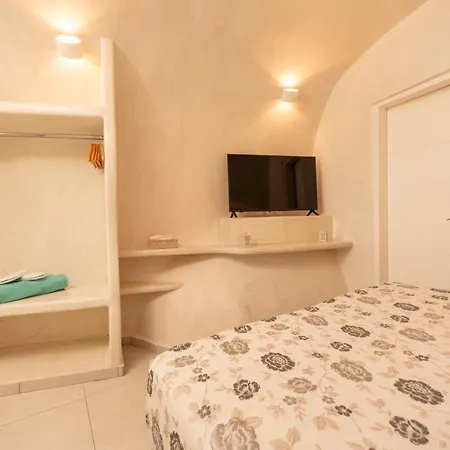 Rody Caves Aparthotel Oia